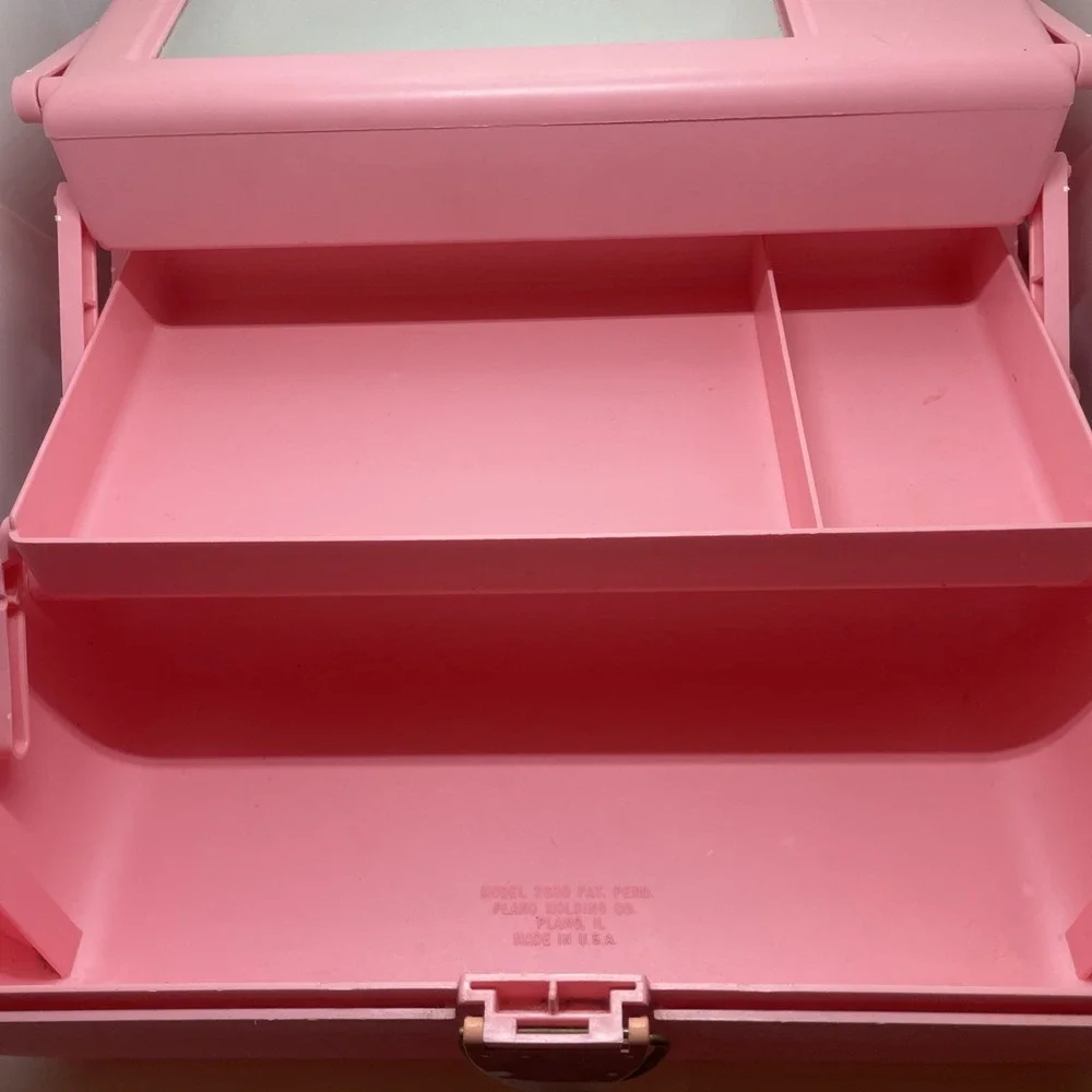 Vintage Pink Caboodles Makeup Jewelry Carrying Case #2425 Jewelry‎ Organizer